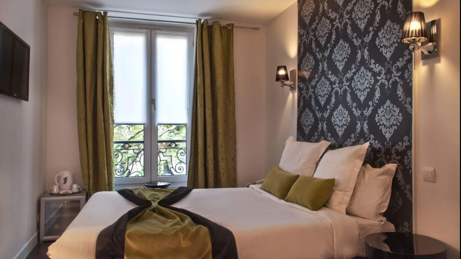 Hotel B Square