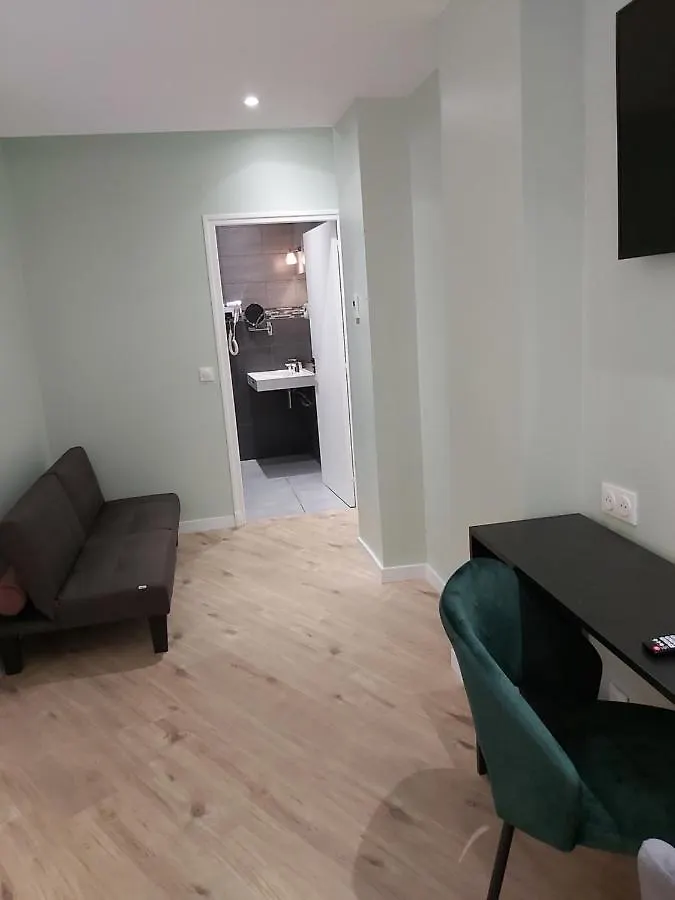 B Square Hotel